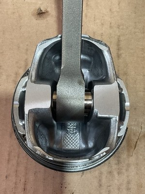 1 Mopar Connecting Rod & piston 6.4L srt 392 Hemi  JEEP 68090673AA challenger
