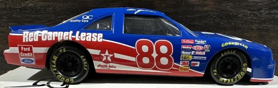 1996 Dale Jarrett #88 Quality Care Ford Thunderbird 1/24 Revell NASCAR Diecast - Image 4 of 4