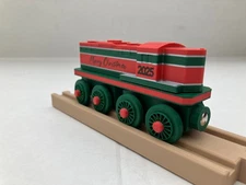 EMD GP9  Merry Christmas #2025 v2.0 - Wooden Railroad Compatible, 3D Print