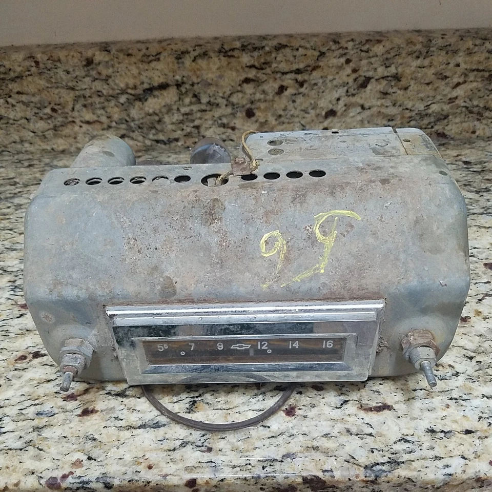 1955-57 Chevrolet Bel-Air Original 5 Vacuum Tube Car Radio Model 987366 12 Volt - Image 2 of 4