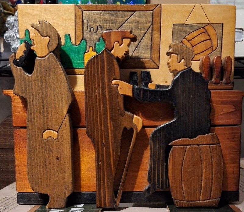 PUCKANE CRAFTS IRELAND HAND CARVED WOODEN MEN PUB SCENE PICTURE. Signed Piece.