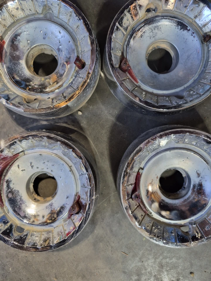 Molduras para lanterna traseira do Dodge Coronet 1957 - Imagem 4 de 4