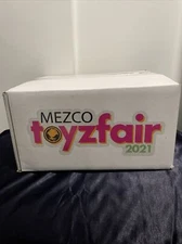 Mezco ONE:12 Toyz Fair 2021 Exclusive Toyz Chest Krig-13: Black Spartan Edition