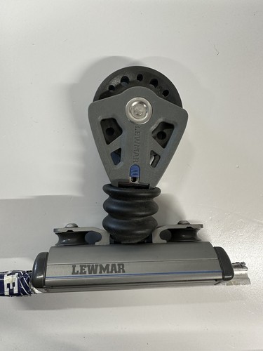 Lewmar Towable Car With stand