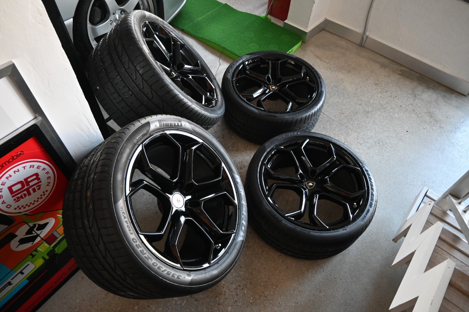 2012 and up. Lamborghini Aventator OEM Stock wheels 4LP700 LP LP720 Speedline