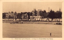 C060 France Saint Cast Pres Dinard La Plage et le Grand Hotel vintage postcard