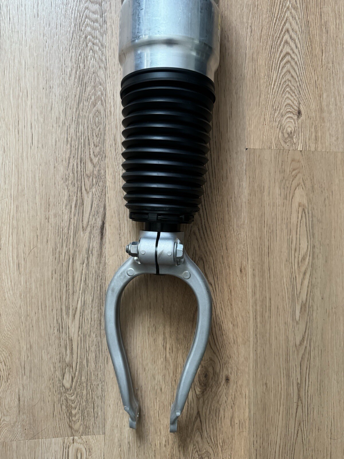 2023 MASERATI GRANTURISMO RIGHT FRONT SHOCK ABSORBER AIR SUSPENSION 06703090180