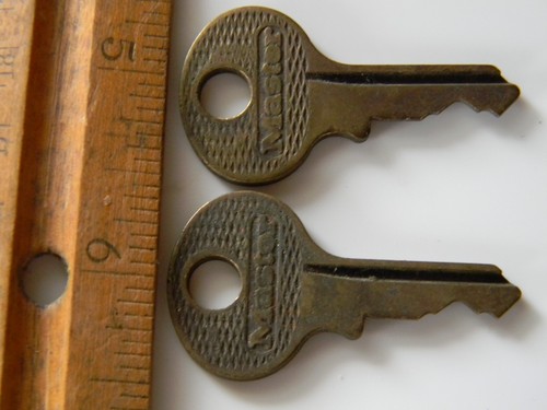 Vintage Master Lock Co. Logo Emblem Brass Padlock Key Lot Matched Set #2974