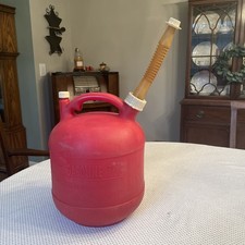 Vintage Eagle 2 1/2 Gallon Vented Plastic Gas Can, Pre-ban Spout With All Caps