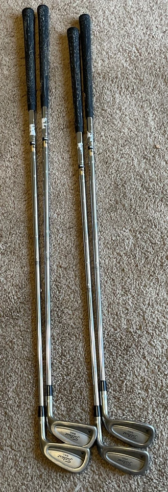 Palos de golf Titleist DCI 990 5, 7, 9 y PW eje dinámico dorado agarre Swingrite Foto 4 de 4