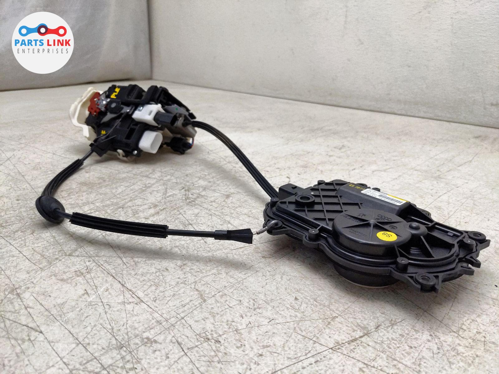 Bentley Continental Flying Spur 2006-2012 FRONT+RIGHT Door lock actuator