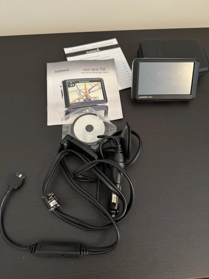 Garmin Nuvi 755T w Accessories: Case, Cables & Manual Pre-owned Bundle - Image 4 of 4