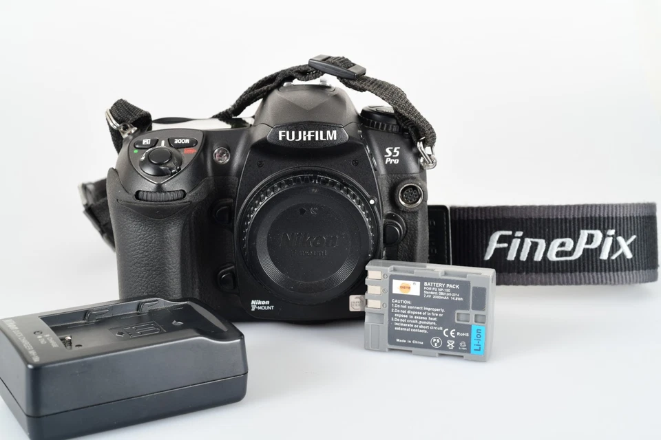 Fuji Fujifilm FinePix S5 Pro Body. - Bild 2 von 4