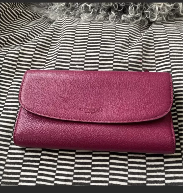 Coach wallet deals large