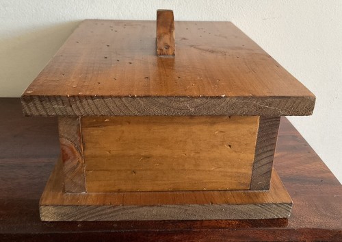 Lovely Rustic Wooden Lidded Storage Box - Hand Crafted - Picture 3 of 10