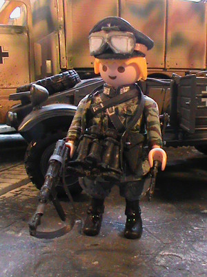 PLAYMOBIL PERSONNALISÉ WAFFEN GRENADIER (ANZIO-1944) REF-0528 BIS PLAYMOBIL PERSONNALISÉ WAFFEN GRENADIER (ANZIO-1944) REF-0528 BIS