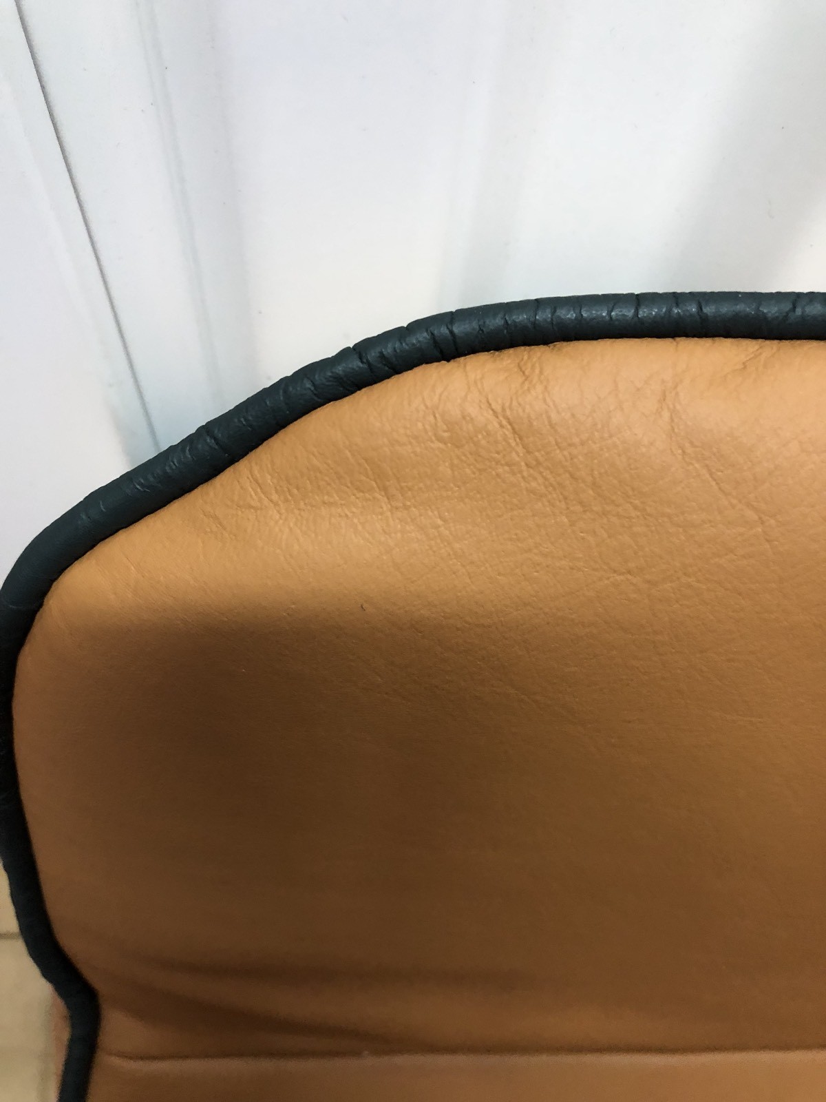 Aston Martin DB7 Vantage LH Rear Sear Cushion Tan Piped Green 74-121537-AAW OEM