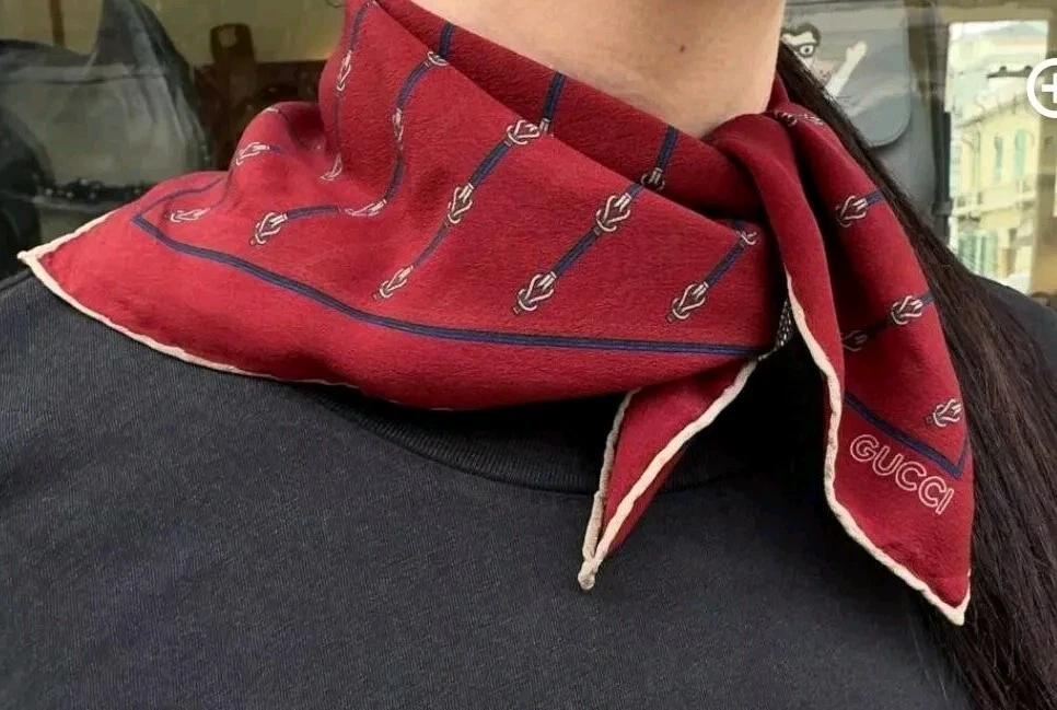 Foulard en soie jacquard Horsebit   twill