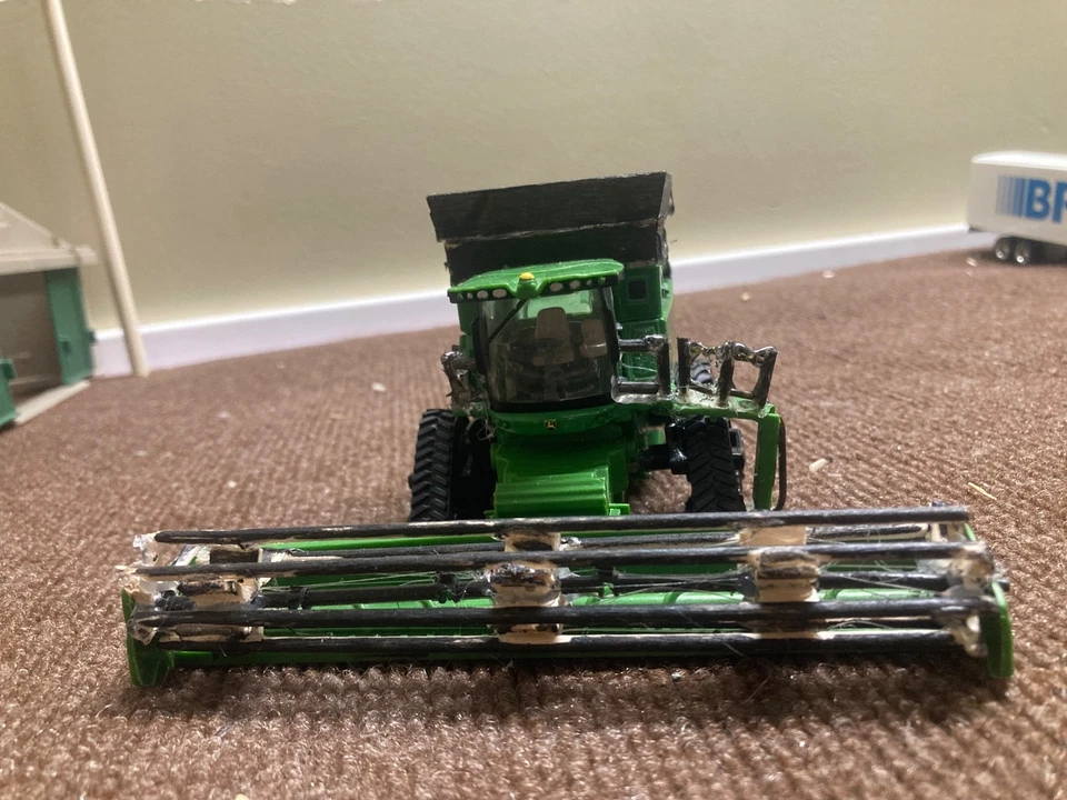 john deere s680 escala 1/64 Foto 2 de 4