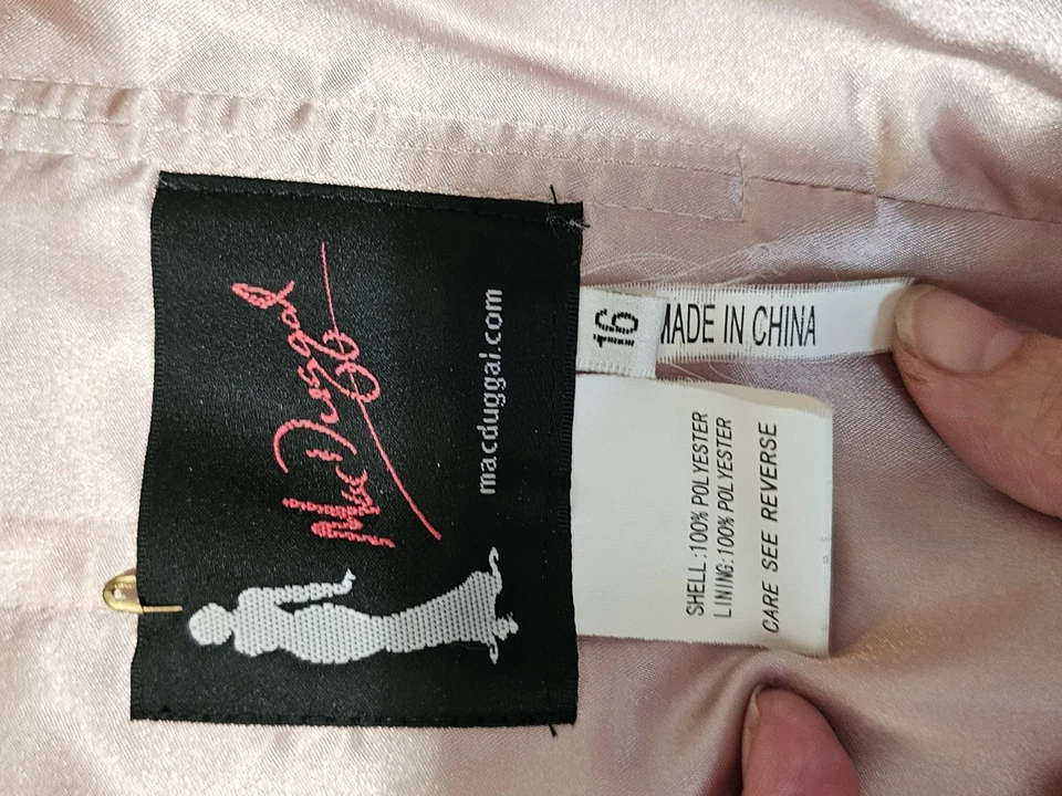 Vestido con cuentas de oro rosa talla 16 de McDuggal Foto 2 de 4