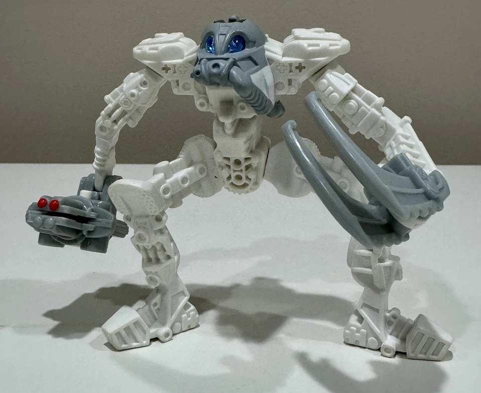 Juego de 8 figuras de juguete Happy Meal LEGO BIONICLE 2006-2007 McDonald's Foto 4 de 4