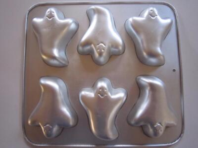 WILTON HALLOWEEN CAVITY MINI GHOST CUPCAKE CAKE PAN 2105-3845
