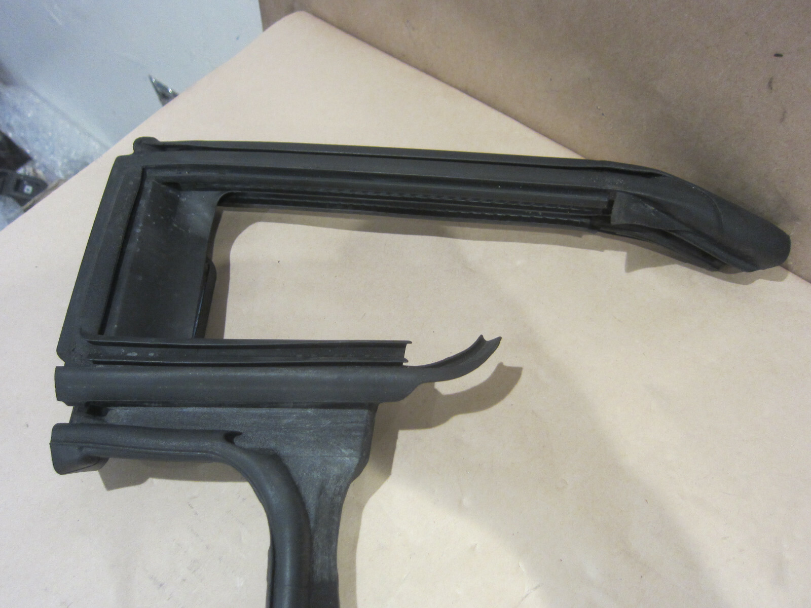 Ferrari 458 Spider - RH Door Perimeter Seal - P/N 82199500