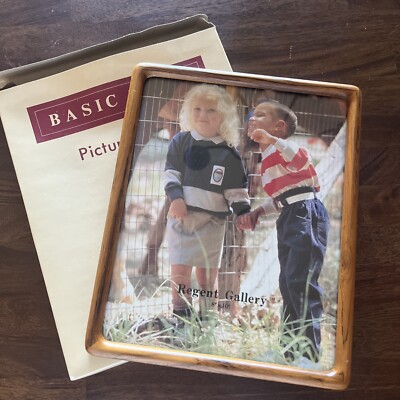 Vintage Regent Gallery Basic Wood Photo Frame 8x10 Modern Style Never Used
