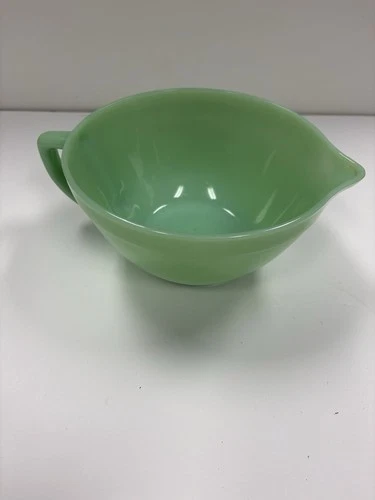 Vtg Fire King Jadeite Mixing Batter Bowl with handle Green RARE HTF