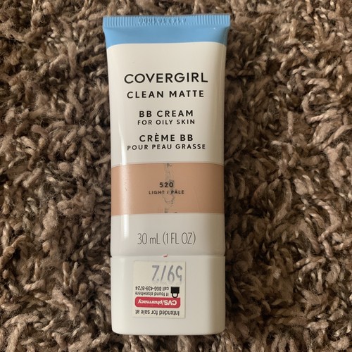 CoverGirl Clean Matte BB Cream Für Helle Haut – Leicht Getönte Tagescreme Mit Matt-Effekt