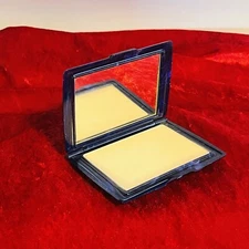 Vintage VANDA Beauty Counselor Velvet Pressed Finishing Powder Medium Compact