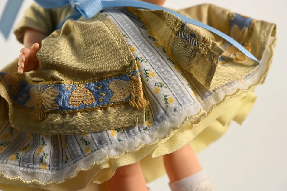 Madame Alexander Bee My Friend Alexander Doll Co. Товар No 38125 - Изображение 2 из 4