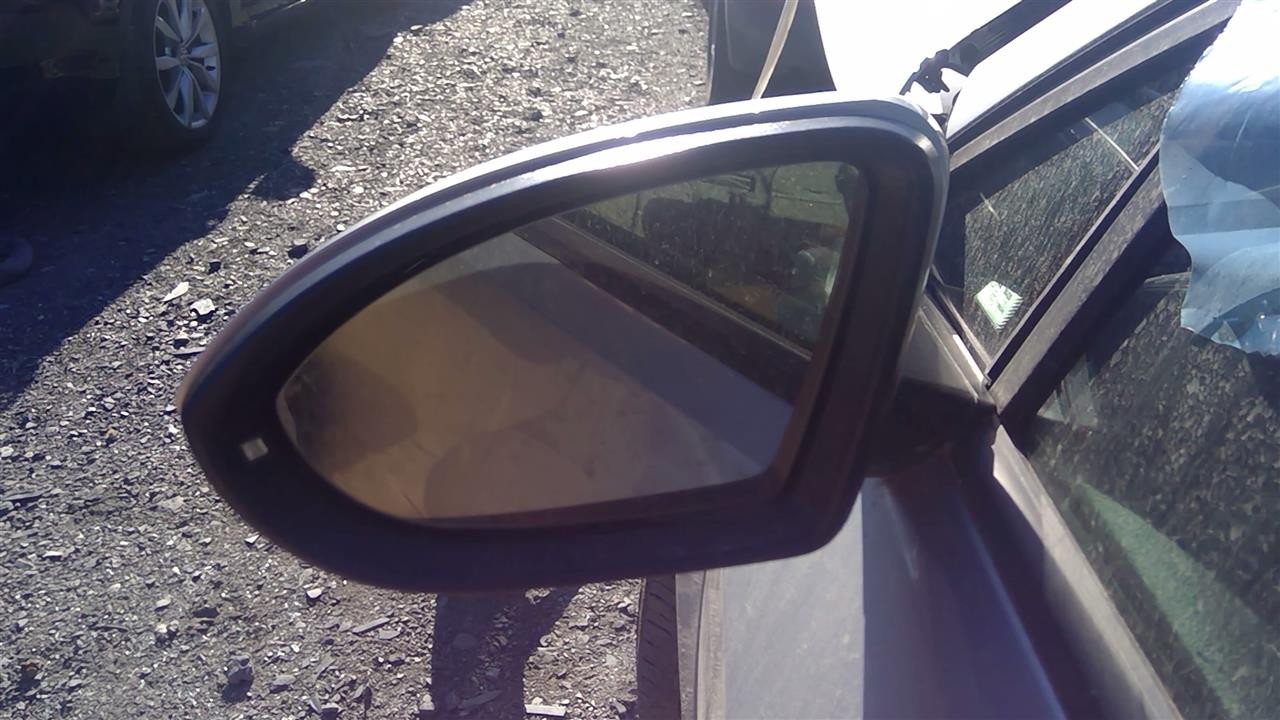 Used Right Windshield fits: 2017 Volkswagen Golf gti pillar Right Grade A