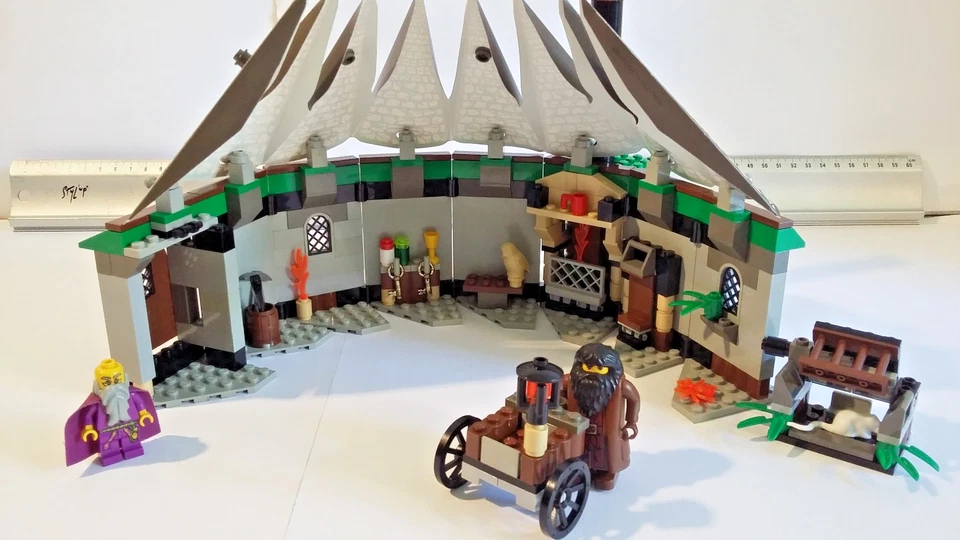 LEGO Harry Potter 4707 Hagrid's Hut, Foto 2 von 4