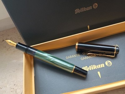PELIKAN FÜLLFEDERHALTER VINTAGE GRÜN, Kolbenfuellhalter.