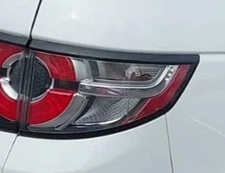 2015-2019 Land Rover Discovery Sport RH Passenger Quarter Panel Mounted Tail
