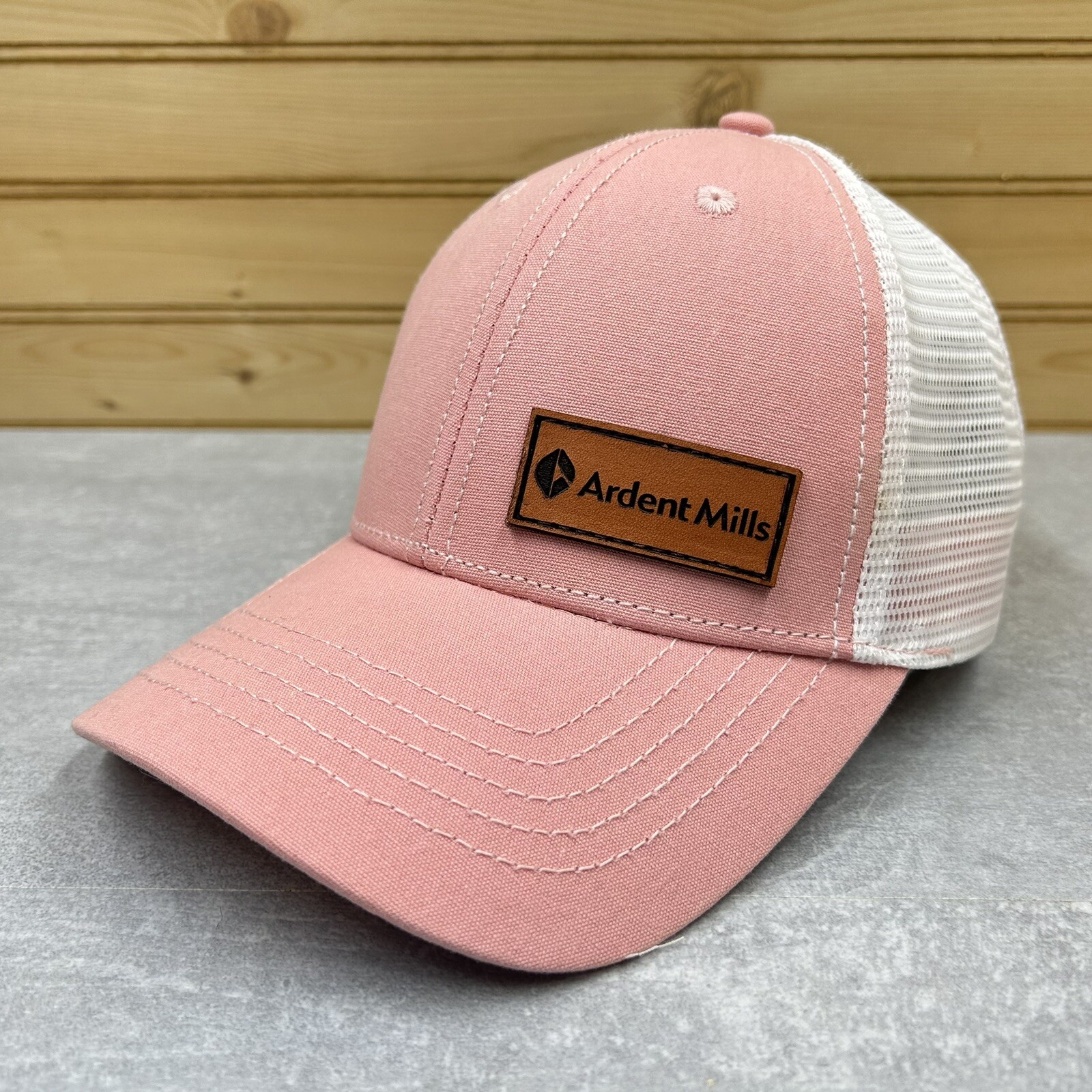 PONY Cappello camionista donna Ardent Mills berretto da ballo SNAPBACK rosa bianco rete schiena coda di cavallo