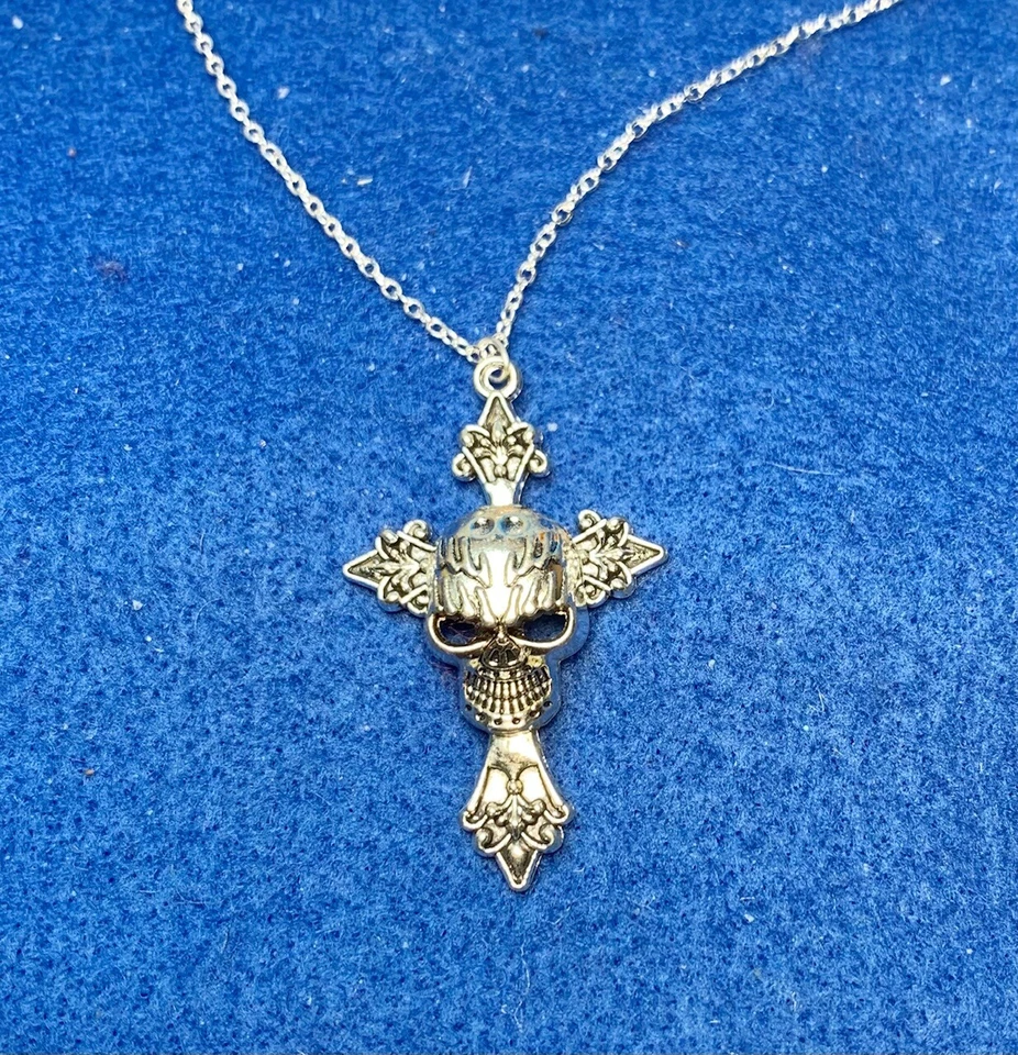 Collar colgante de cruz y calavera gótica ~ SOLO £7.45 ~ franqueo gratuito del Reino Unido Foto 3 de 4