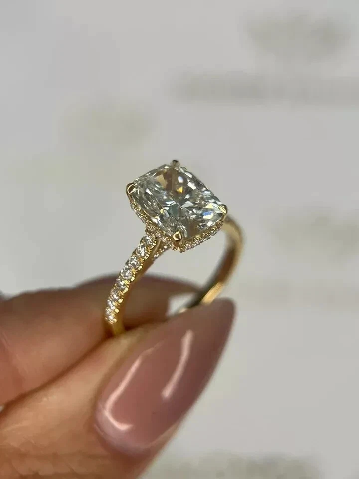 Anillo de boda con halo oculto de 2,10 quilates certificado VS2 diamante cultivado en laboratorio oro amarillo de 14 k Foto 3 de 4