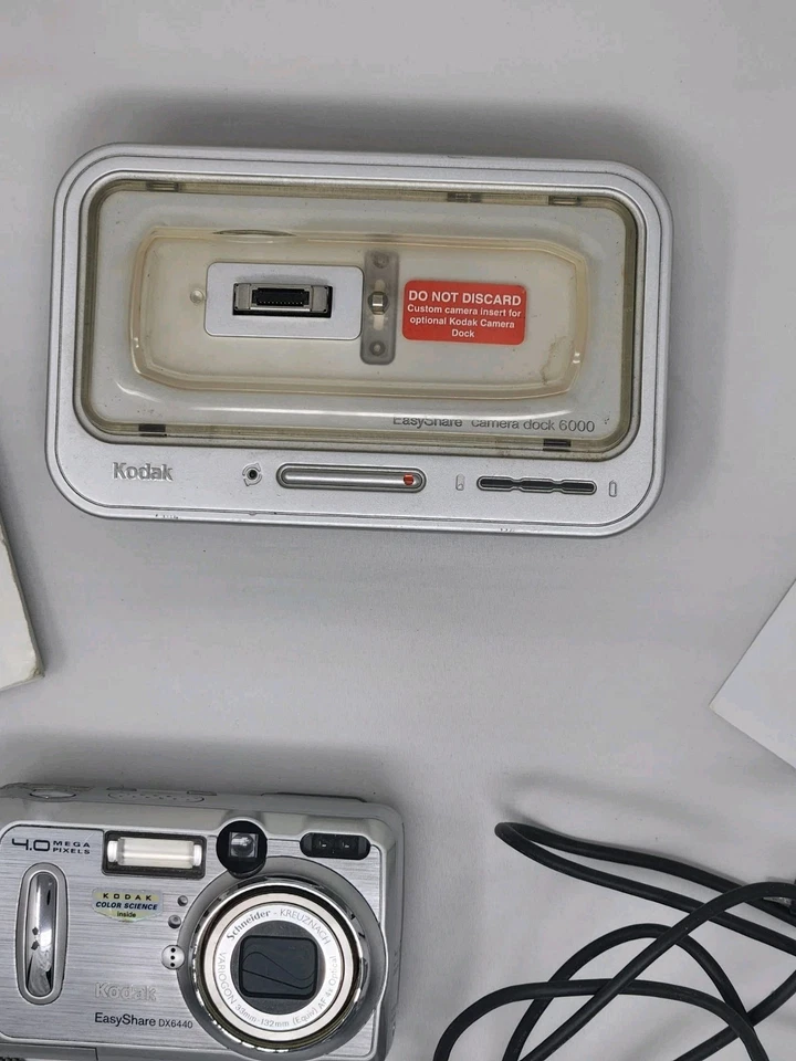 Kodak EasyShare / dock DX6440 4.0 MP Point & Shoot Digital Camera Silver Tested - Image 2 of 4