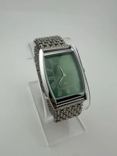 GREEN  DIAL Vintage Seiko Slim Quartz Men’s  Wrist Watch