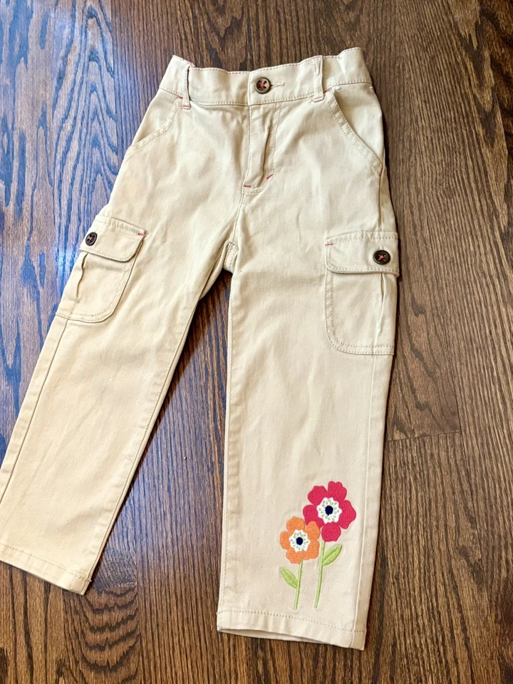 GYMBOREE ~ Pantalones capri recortados caqui 'Duchas de flores' para niñas ~ Talla 8 ~ En muy buen estado ~ SKU140 Foto 3 de 4