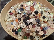1200 BUTTONS~TINY 1/2"~2-4-HOLE~SHANK~MOP~RESIN~GLASS~BOTTLE FULL~SETS PROBABLE