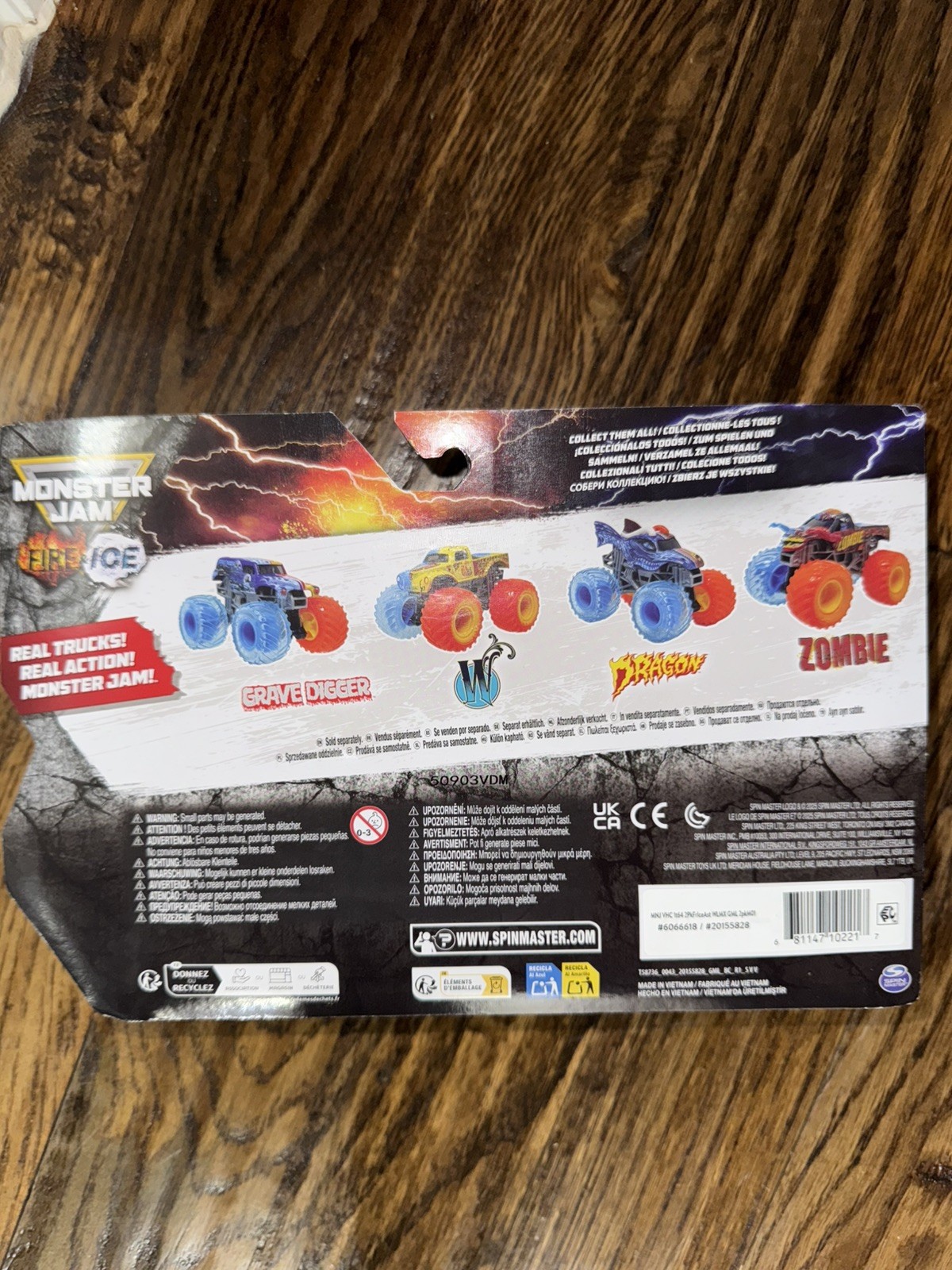 2025 SPIN MASTER MONSTER JAM 1/64 FIRE & ICE SPLIT GRAVE DIGGER VS WHIPLASH