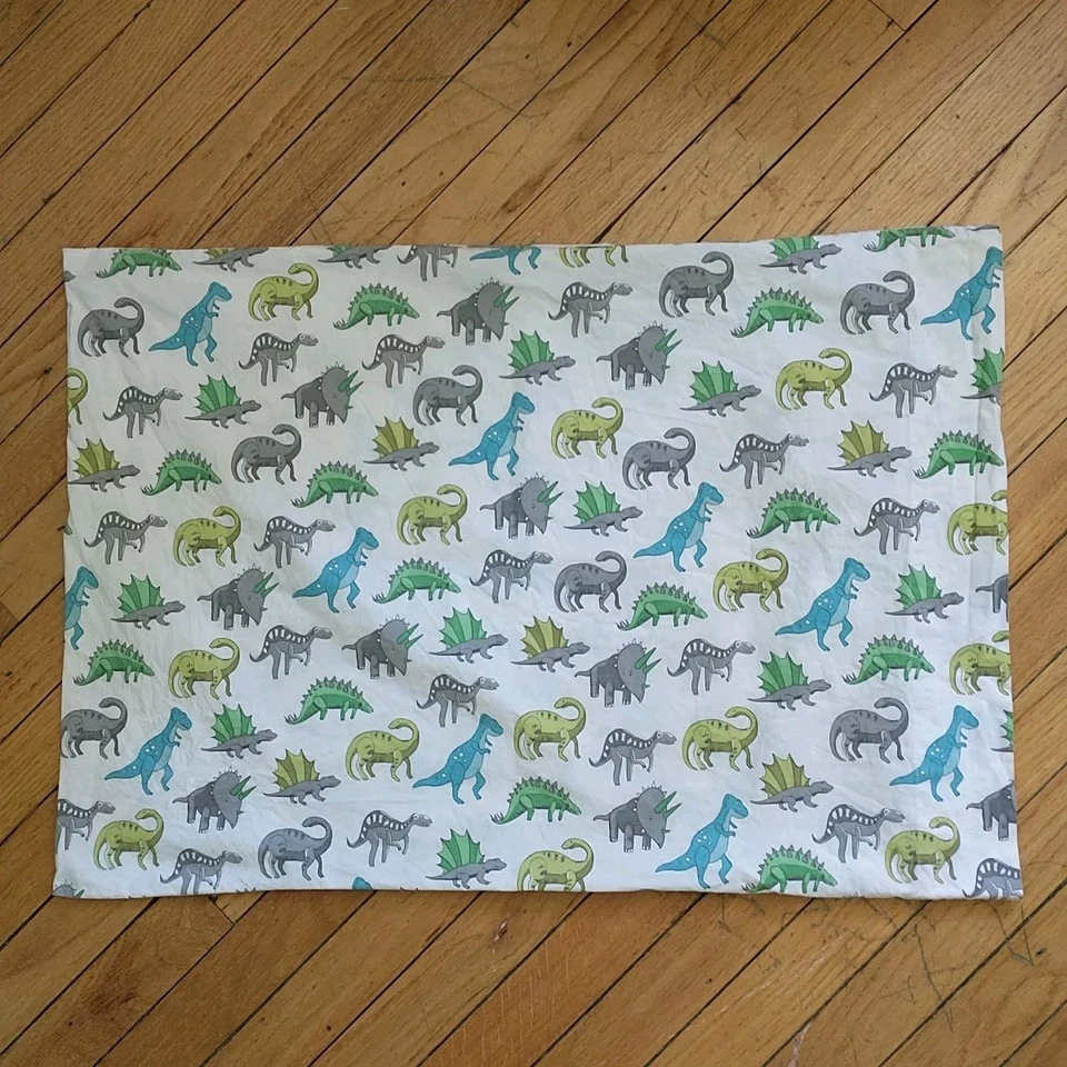 Funda de Almohada Pottery Barn Niños Tamaño Estándar Multicolor Dinosaurios Algodón Orgánico Foto 2 de 4