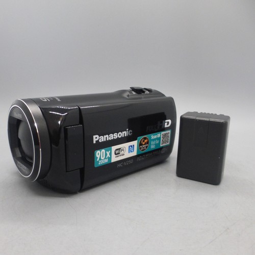 Panasonic HC-V250 Handheld High Definition WiFi Camcorder schwarz getestet