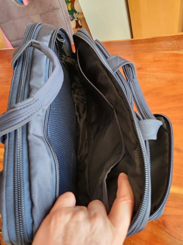 TUCANO laptop tasche 15,6 zoll, gebraucht, dunkelblau, als Rucksack verwendbar - Bild 5 von 14