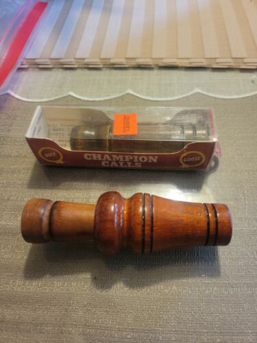 Vintage wooden calls lot of 2 faulk´s new & an unbranded Goose one good shape C2