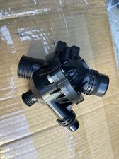 Thermostat Housing For BMW 135i 325i 328i 330i 335i 525i X3 Z4 3.0L 11537536655