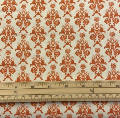 Fat Quarter Spooky Hollow Damast Eierschale orange 100% Baumwolle Steppstoff